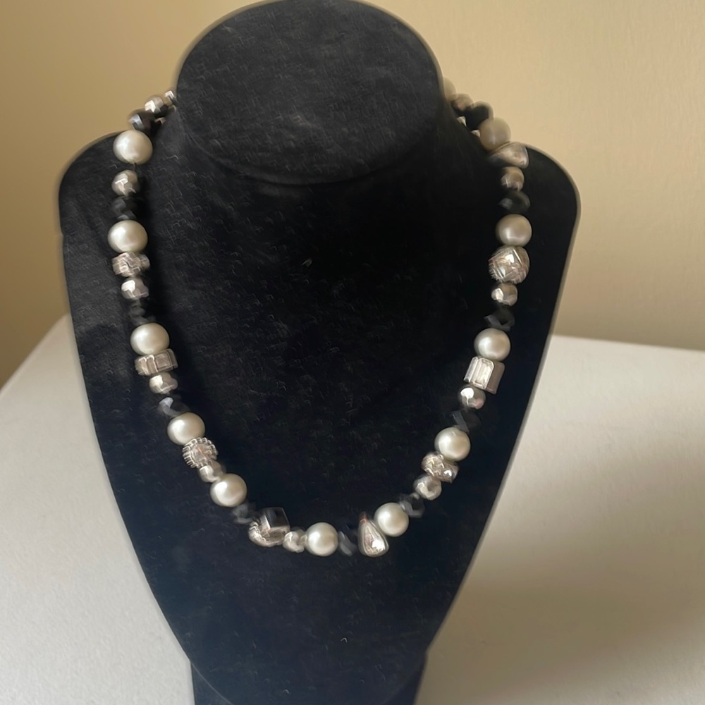 White House Black Market Pearl rhinestone necklace